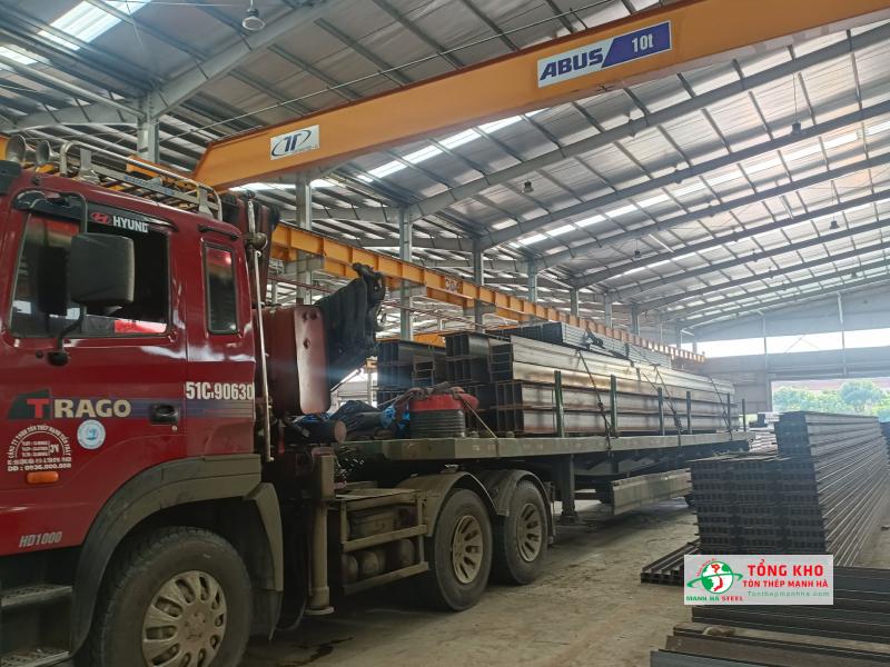Tôn Thép Mạnh Hà luôn duy trì tồn kho thép An Khánh cho công trình tại Tiền Giang, đảm bảo đủ hàng cho từng đợt thi công