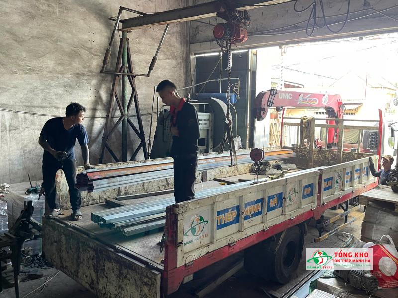 Tôn Thép Mạnh Hà linh hoạt điều chỉnh lịch giao thép An Khánh, loại xe phù hợp địa hình tại Huyện Củ Chi