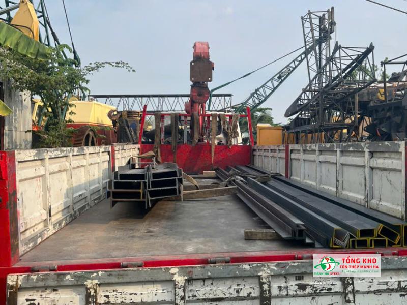 Giao 30 cây thép I và U An Khánh cải tạo văn phòng trên đường Nơ Trang Long, Quận Bình Thạnh
