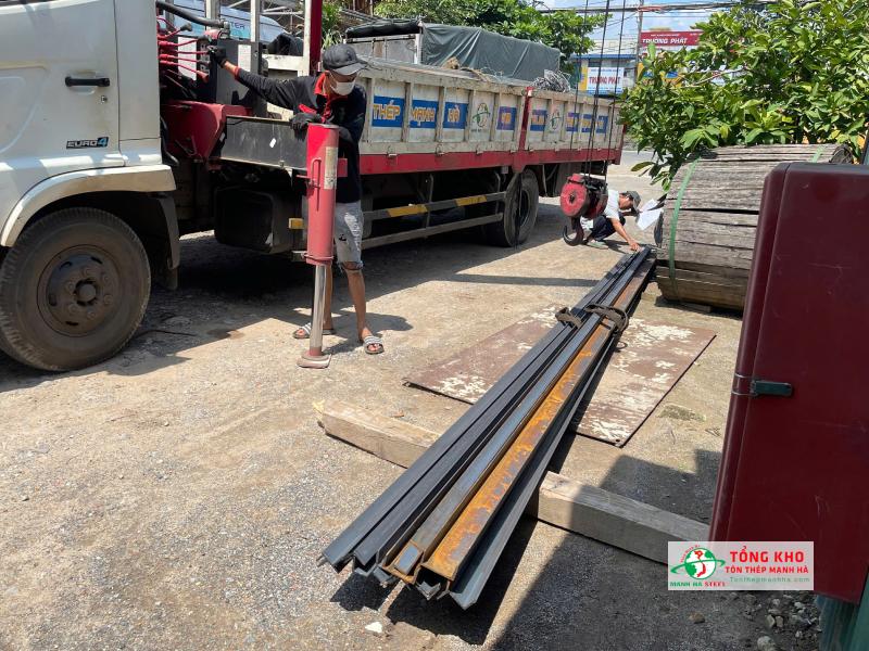 Cung cấp 40 cây thép V50x50x5 An Khánh cho xưởng cơ khí tại xã Đông Thạnh, Huyện Hóc Môn