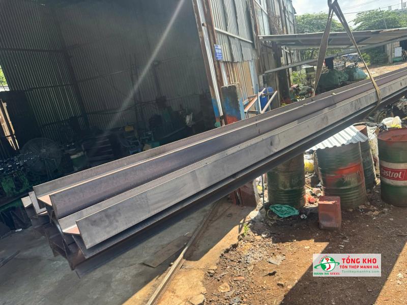 Hoàn tất giao 15 cây thép I250 An Khánh cho nhà xưởng tại đường Thoại Ngọc Hầu, Quận Tân Phú