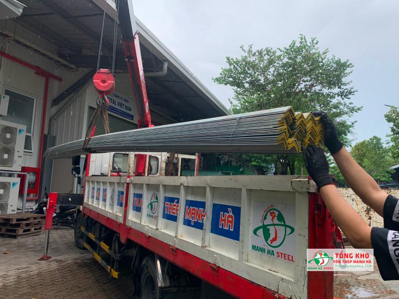Giao thép An Khánh tại Quận Phú Nhuận vào hẻm, hỗ trợ xuống hàng nhanh, linh hoạt giờ cấm tải của quận