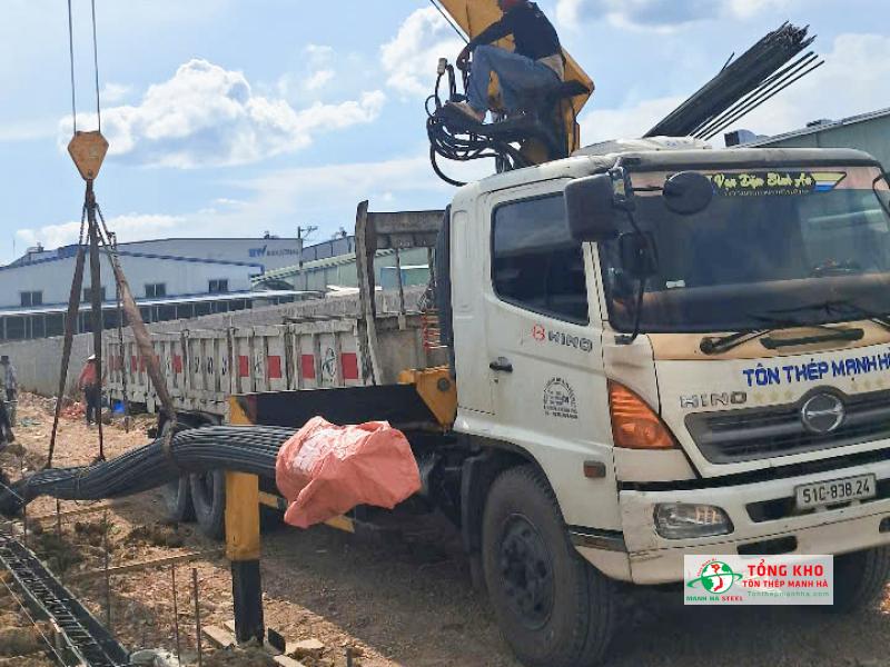 Thép thanh vằn phi 16 Pomina 3 tấn giao cho công trình tại Khu công nghiệp Xuyên Á, Đức Hòa, Long An