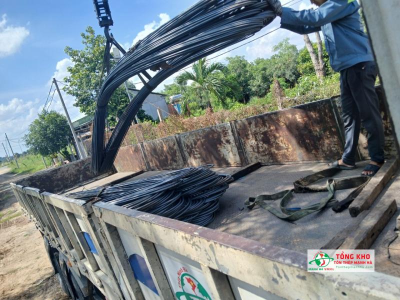 Vận chuyển 5 tấn thép Pomina D20 CB400-V đến công trình biệt thự tại Nhơn Đức, Huyện Nhà Bè