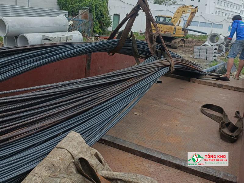 Giao 7 tấn thép Pomina D25 CB500-V đợt 2 phục vụ thi công nhà xưởng tại Hiệp Phước, Huyện Nhà Bè