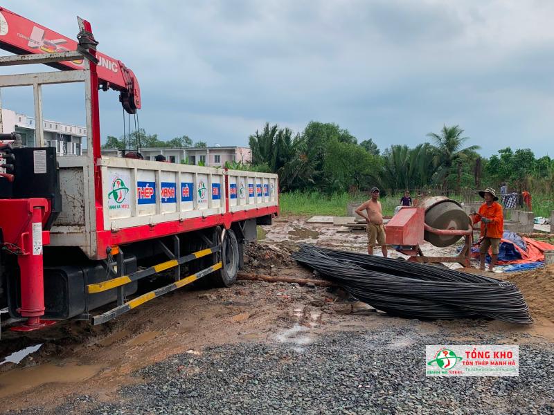 Giao 12 tấn thép Pomina D25 giao đoạn 1 cho công trình chung cư ở Tân Thới Hiệp, Quận 12