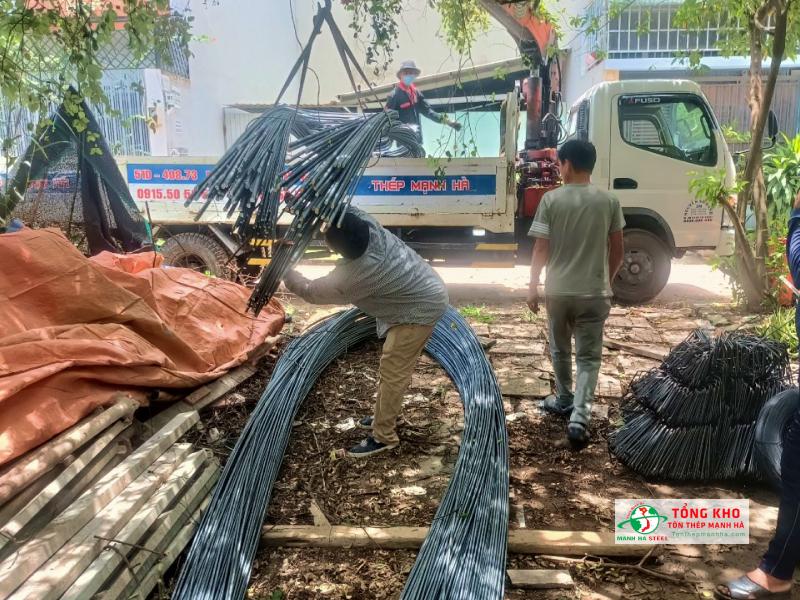 Giao 4 tấn thép Pomina D10, D12, D16 cho công trình nhà phố 4 tầng trên đường Tôn Đản, Quận 4