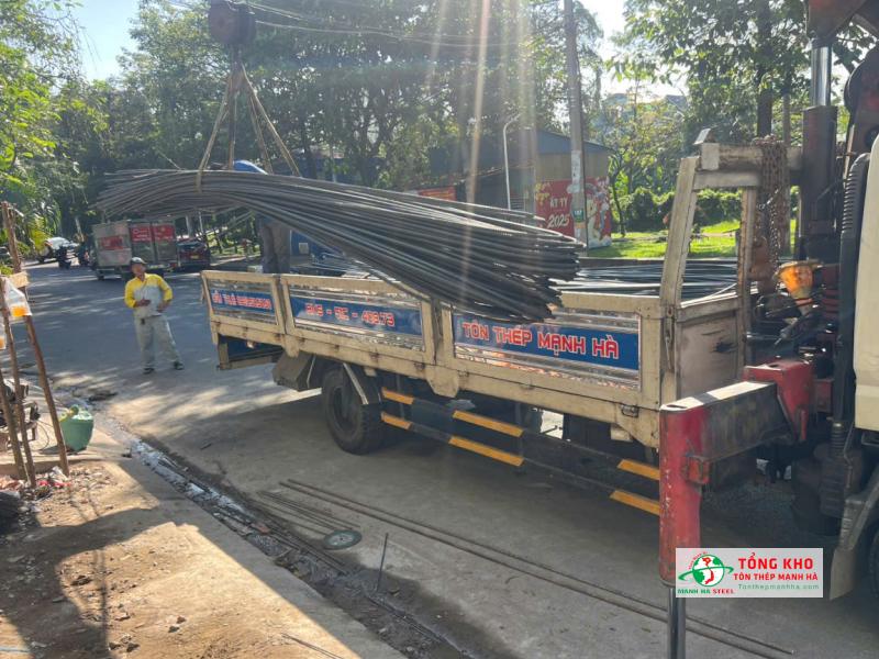 Giao 1 tấn thép Pomina D16 cho công trình nhà phố ở đường Nguyễn Trãi, Quận 5