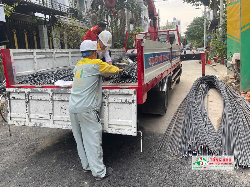 Giao 8 tấn thép Pomina D16 CB400-V đến công trình nhà phố 4 tầng trên đường Hậu Giang, Quận 6