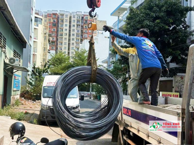 Bàn giao 6 tấn thép cuộn Pomina Φ6 SD290 và thép thanh D12 CB300-V đến công trình cải tạo nhà ở tại Tạ Quang Bửu, Quận 8