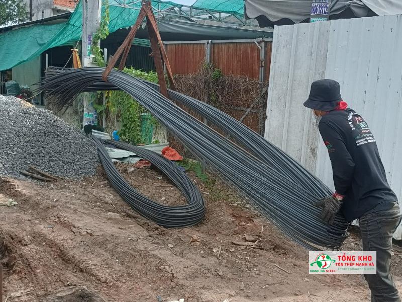 Giao thép Pomina đến công trình Quận 4 thường gặp khó khăn về vị trí hẻm nhỏ, hoặc giờ cao điểm kẹt xe,...