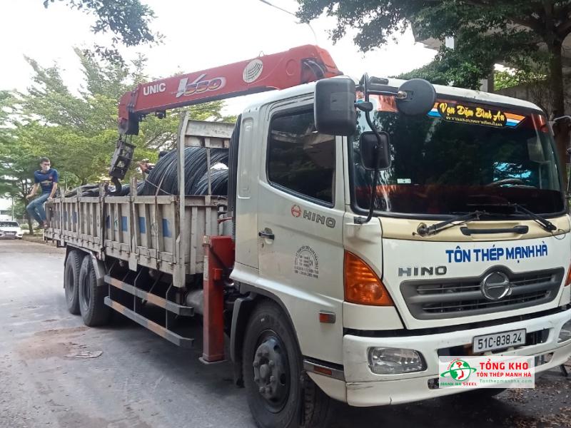 Tôn Thép Mạnh Hà - Đại lý thép Việt Nhật tại Huyện Bình Chánh đáp ứng đơn hàng nhanh theo yêu cầu, chủ động giao theo tiến độ thi công