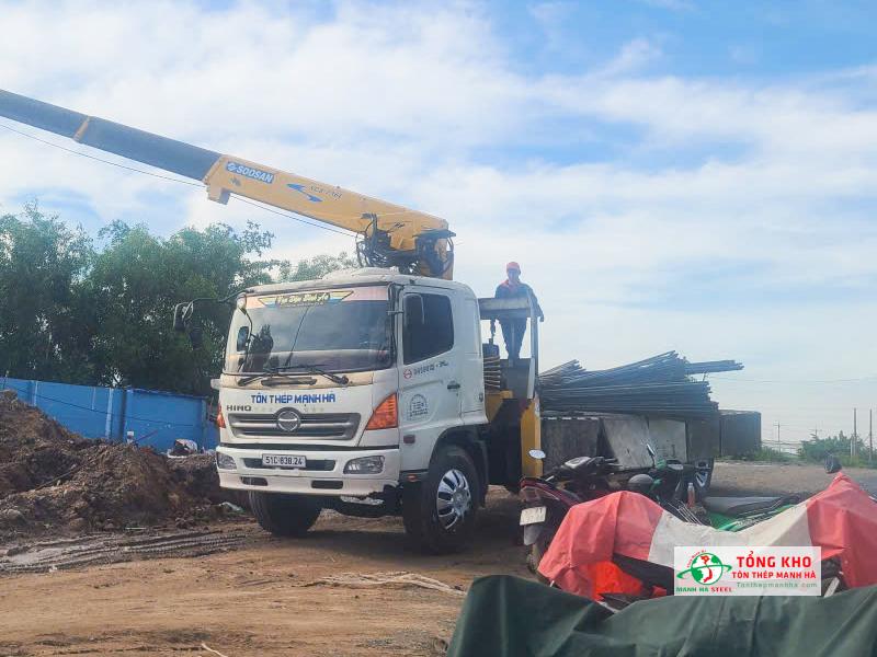Đại lý Tôn Thép Mạnh Hà cung cấp thép Việt Nhật tại huyện Nhà Bè đúng quy cách, mác thép cho các công trình