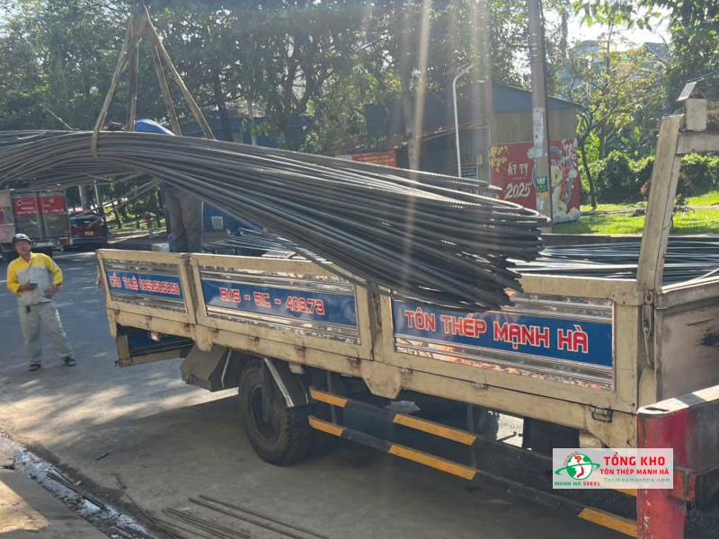 Đại lý thép Việt Nhật tại Quận 12 có sẵn nhiều quy cách, giá ưu đãi đơn hàng lớn - Tôn Thép Mạnh Hà