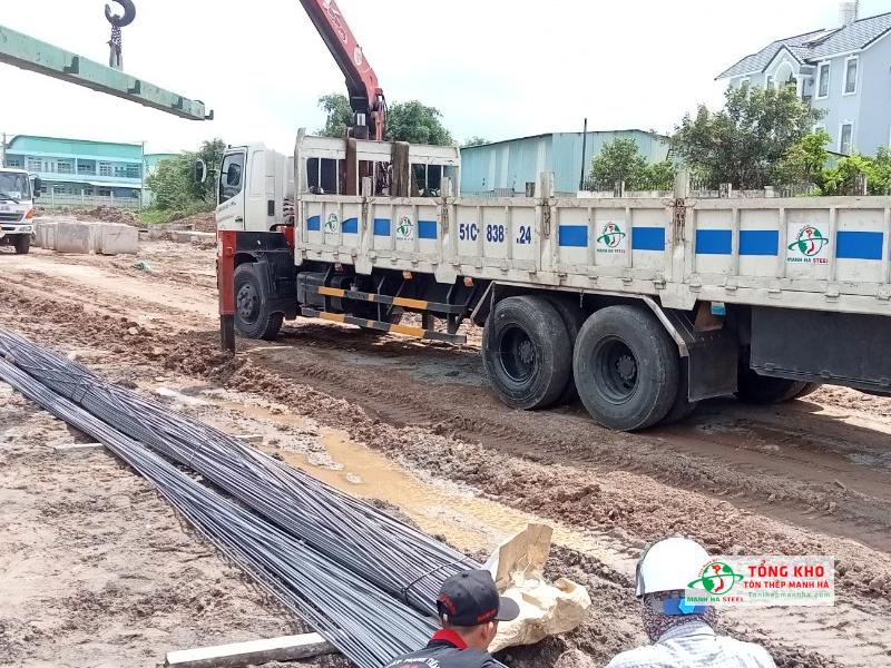 Tôn Thép Mạnh Hà cung cấp thép Việt Nhật tại Tiền Giang đa dạng quy cách cho nhiều công trình nhà phố, nhà xưởng, kho nông sản,...