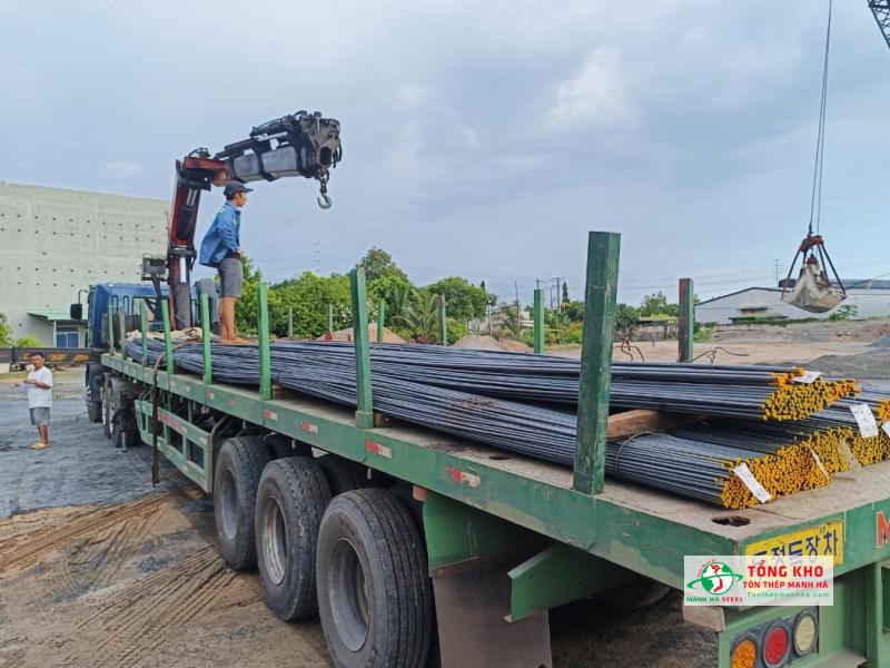 Giao 40 tấn thép Việt Nhật D25 theo từng đợt thi công cho công trình kho logistics tại Hiệp Phước