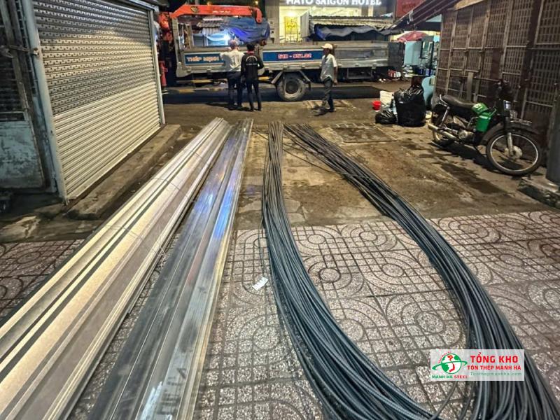 Giao 1 tấn thép D16 Việt Nhật cho công trình xây dựng mặt bằng kinh doanh trên đường Nguyễn Thị Minh Khai, Quận 1