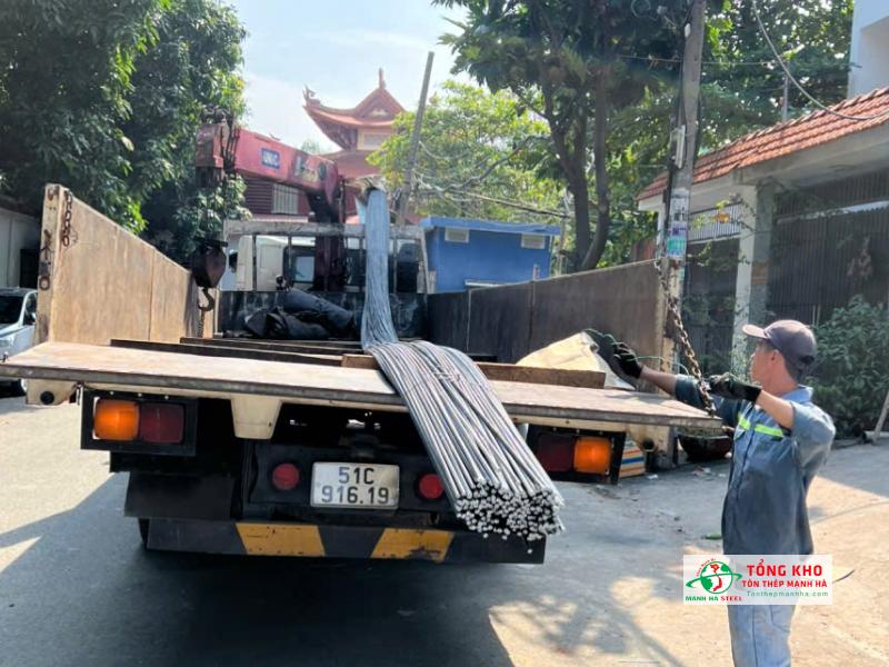 120 cây thép Việt Nhật D16 được giao phục vụ cải tạo, nâng tầng nhà phố trong khu dân cư Quận 5