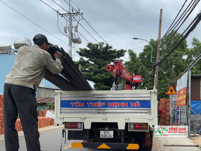 3.4 tấn thép Việt Nhật D18, D25 giao cho công trình căn hộ tại khu vực Bình Phú, Quận 6