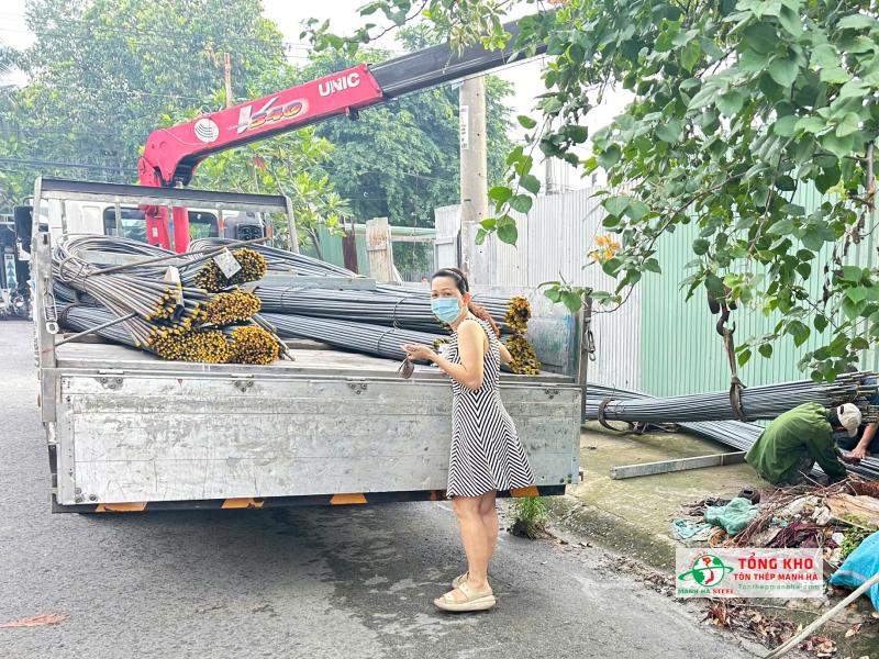 Giao 2.5 tấn tấn thép Việt Nhật D12, D20 đến công trình xây dựng mặt bằng kinh doanh gần Chợ Bình Tây, Quận 6