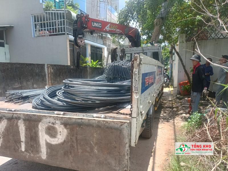 1.7 tấn thép thanh vằn Việt Nhật D16, D20 giao cho công trình nhà phố tại Hậu Giang, Quận 6