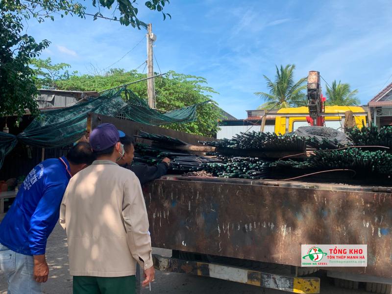 Bàn giao 4 tấn thép Việt Nhật D12, D18 cho công trình tái định cư khu vực Bến Bình Đông, Quận 8