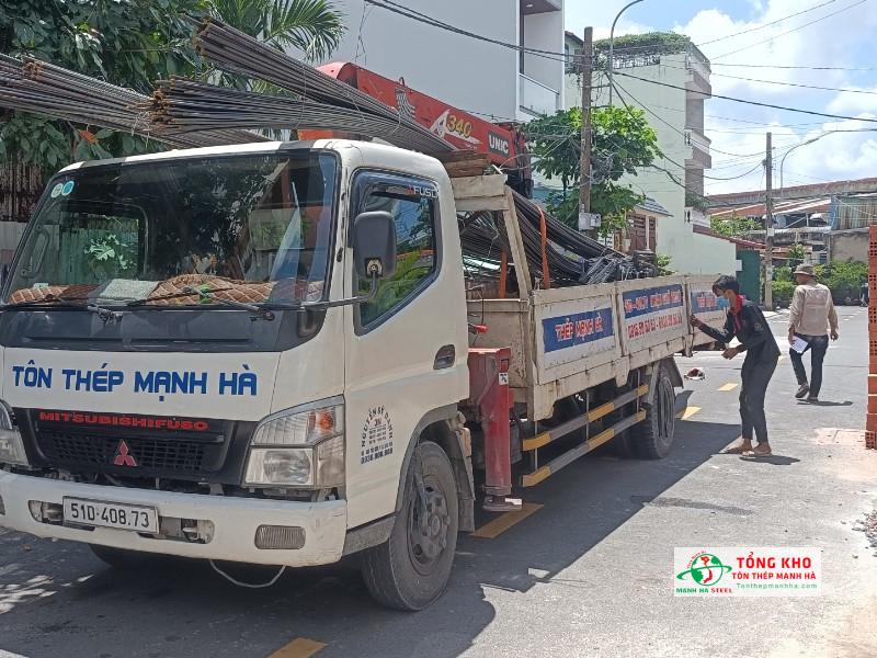 Giao 2.5 tấn thép Việt Nhật D10, D12 CB300-V cho công trình nhà phố tại Nguyễn Xí, Bình Thạnh