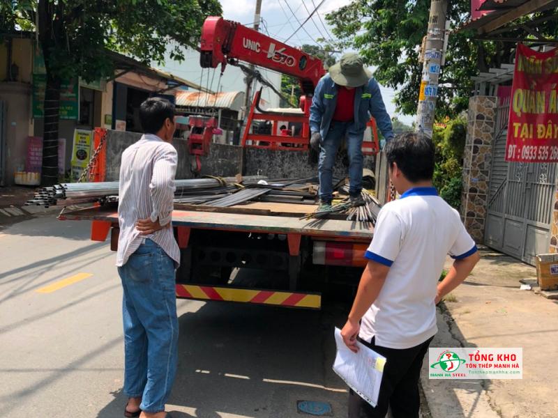 Giao 50 cây thép thanh vằn D12 Việt Nhật cho công trình sửa chữa nhà trọ tại Quận Tân Bình