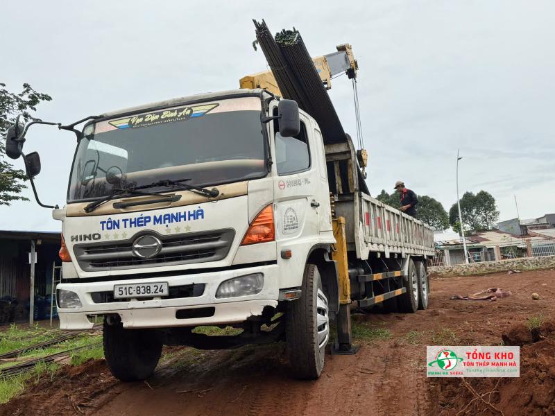 Mua thép Miền Nam tại Quận 3 ở đại lý Tôn Thép Mạnh Hà có hàng sẵn, giao đúng tiến độ