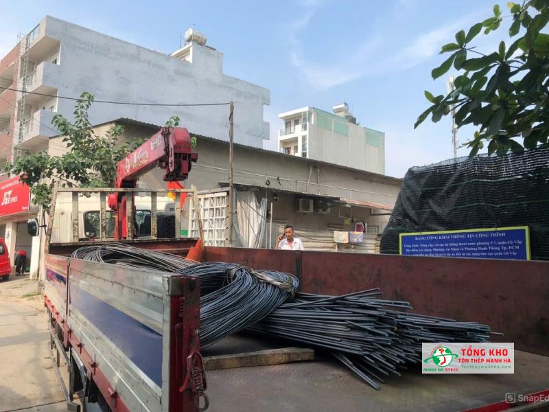 Giao 3 tấn thép thanh vằn Miền Nam cho công trình nhà phố xây mới trên đường Quang Trung, Gò Vấp