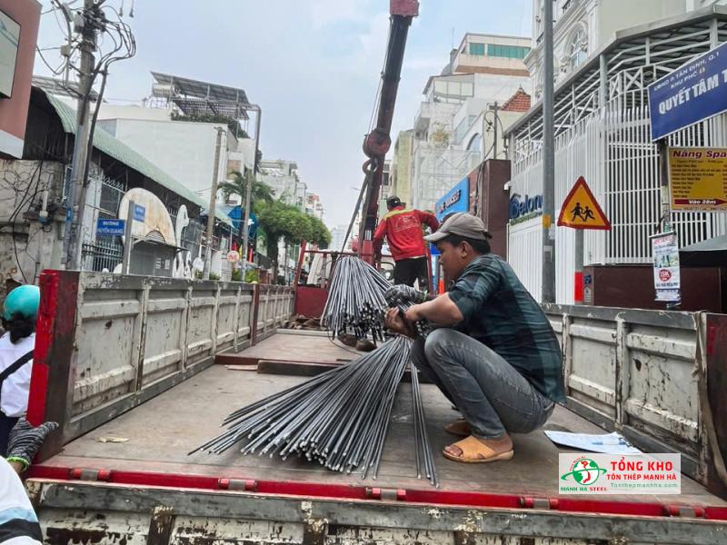 Giao 2 tấn thép Miền Nam phi 16 cho công trình nhà phố trong khu vực đường Lạc Long Quân, Quận 11