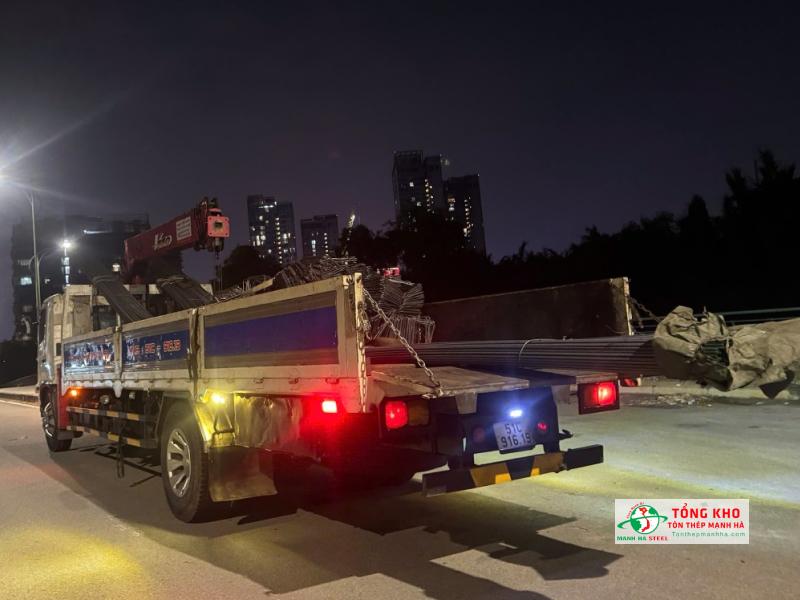 Giao thép xây dựng Miền Nam CB400 tại Quận 3: 150 cây phi 10, 370 cây phi 14