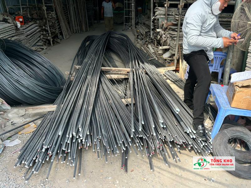 Giao 2 tấn thép cuộn và thép thanh vằn Miền Nam cho công trình sửa chữa kho vật tư tại Quận 6